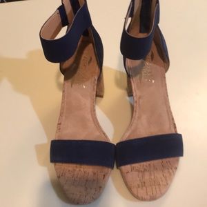 AEROSOLES Navy and Tan Sandals